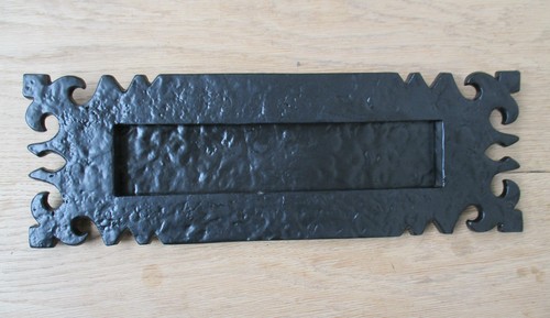 Cast iron sprung letter - cast, box