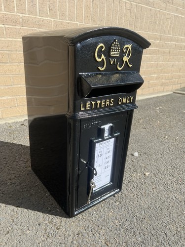 Royal mail post box - gr, letter
