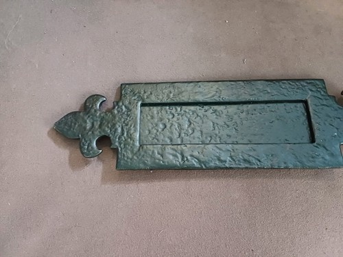 Cast iron letter - iron, box