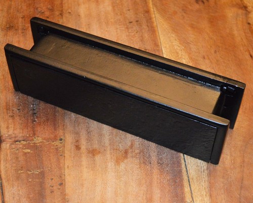 Cassette style letterbox